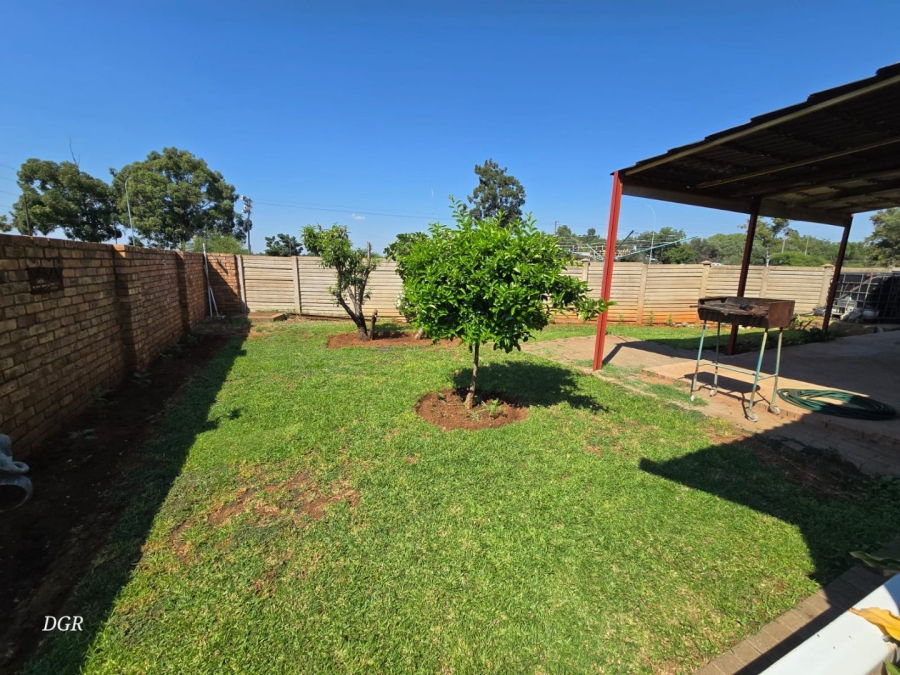 2 Bedroom Property for Sale in Riviera Northern Cape